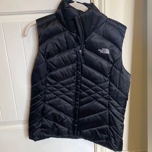 Black North Face Puffer Vest, womens M, like new!!!